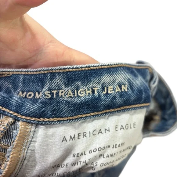 American Eagle Stretch Distressed Mom Straight Jean Size 6‎ - Picture 8 of 9